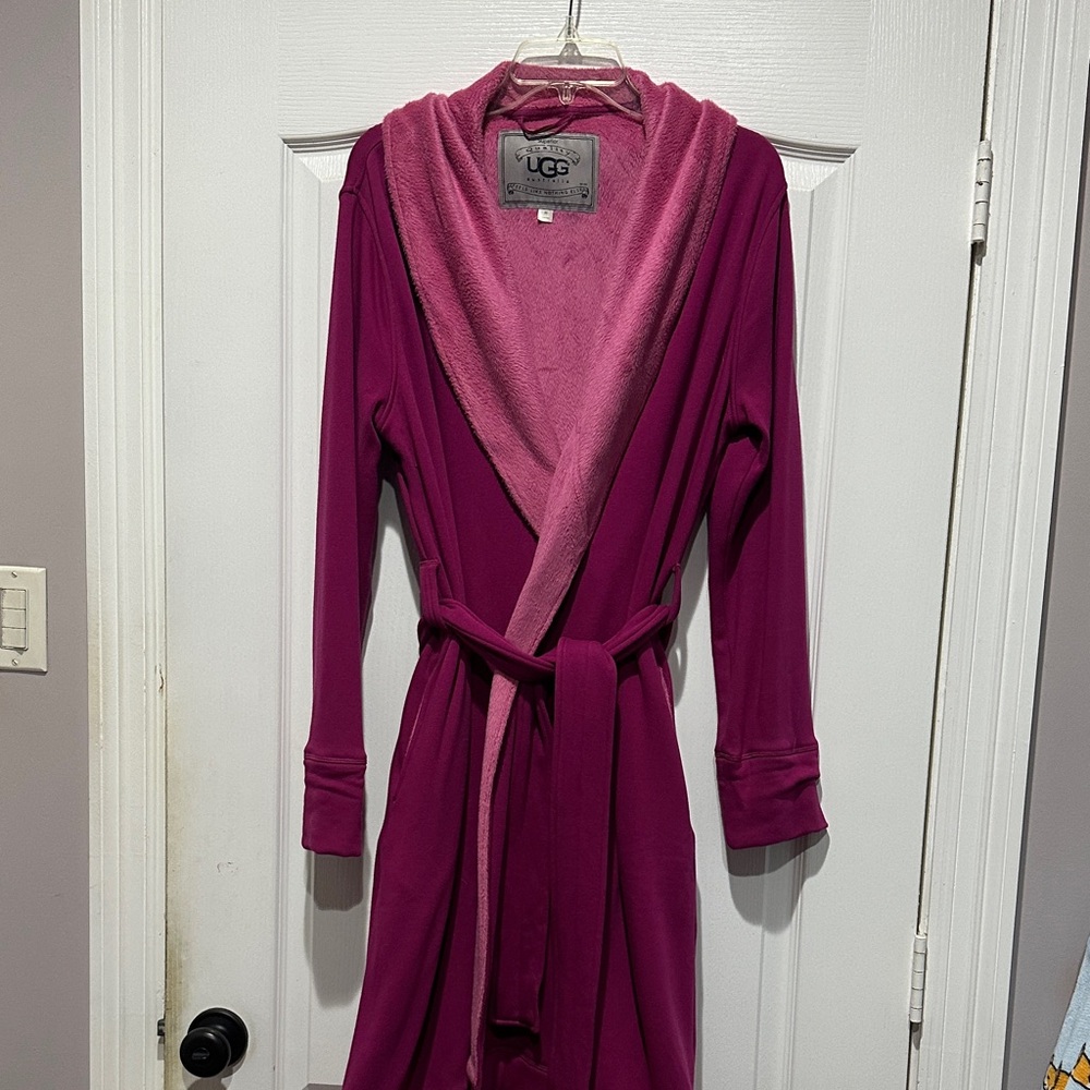 UGG Women's Fuchsia and Light Pink Robe - Picture 3 of 5